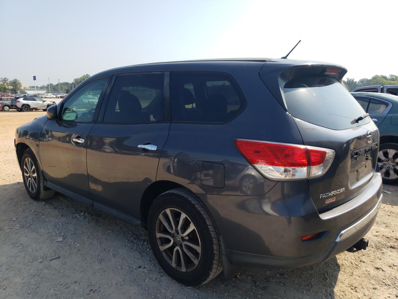 2013 Nissan Pathfinder S - Image 2