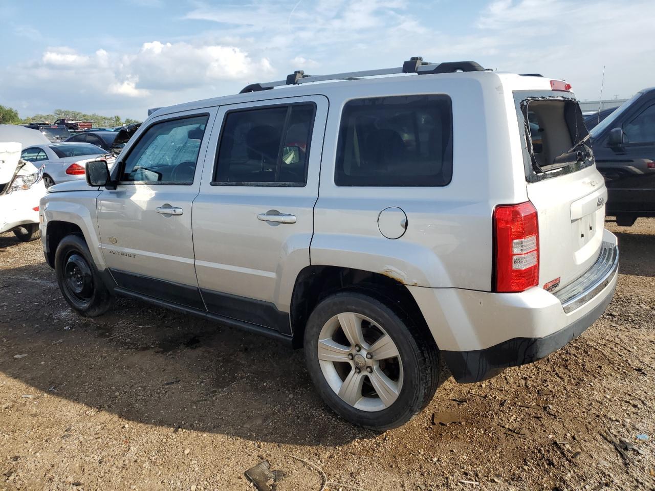 2011 Jeep Patriot Latitude - Фото 2