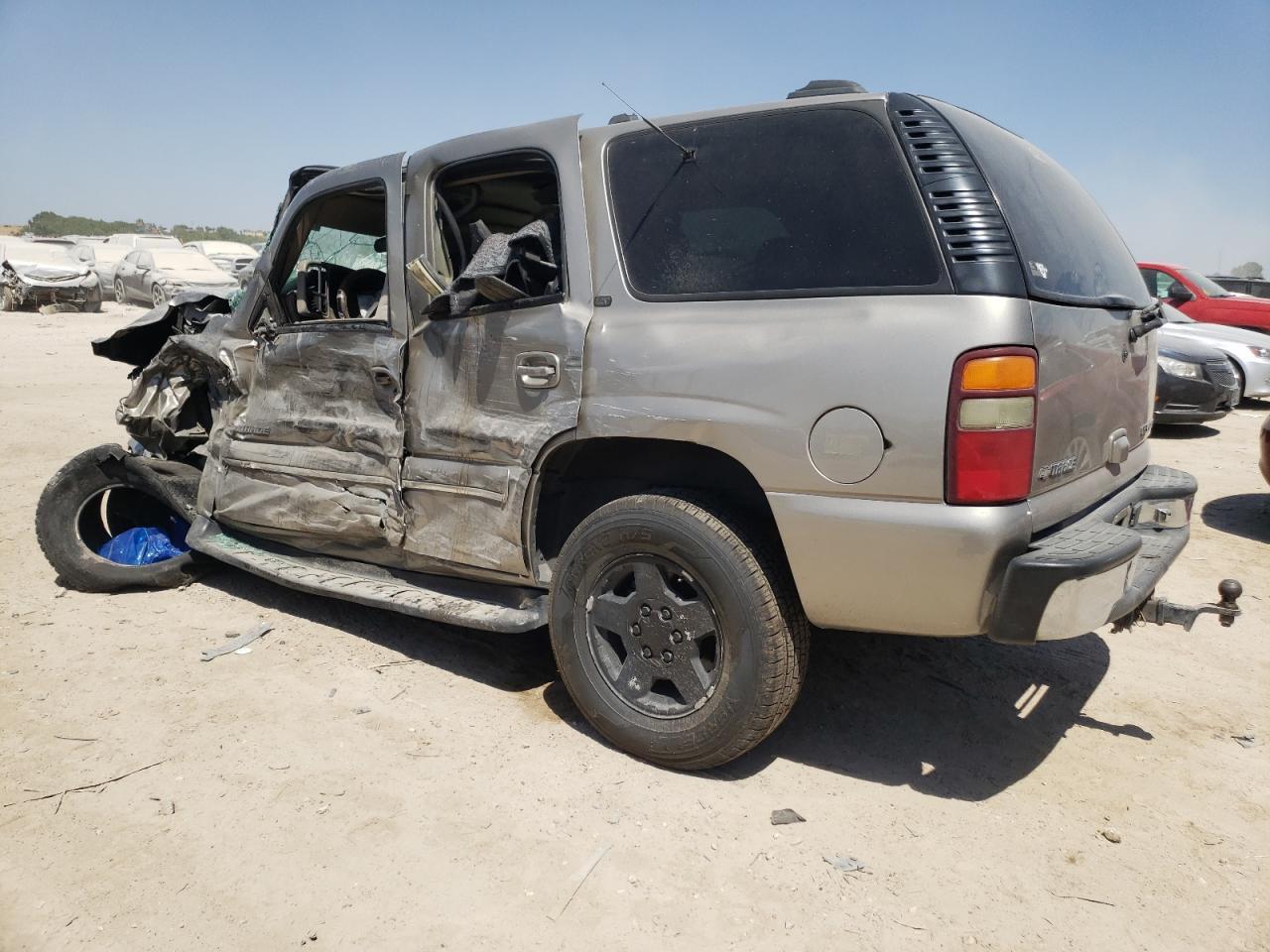 2001 Chevrolet Tahoe C1500 - Image 2