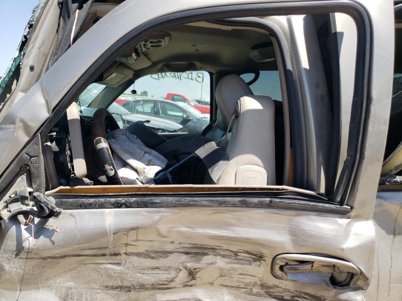 2001 Chevrolet Tahoe C1500 - Image 7