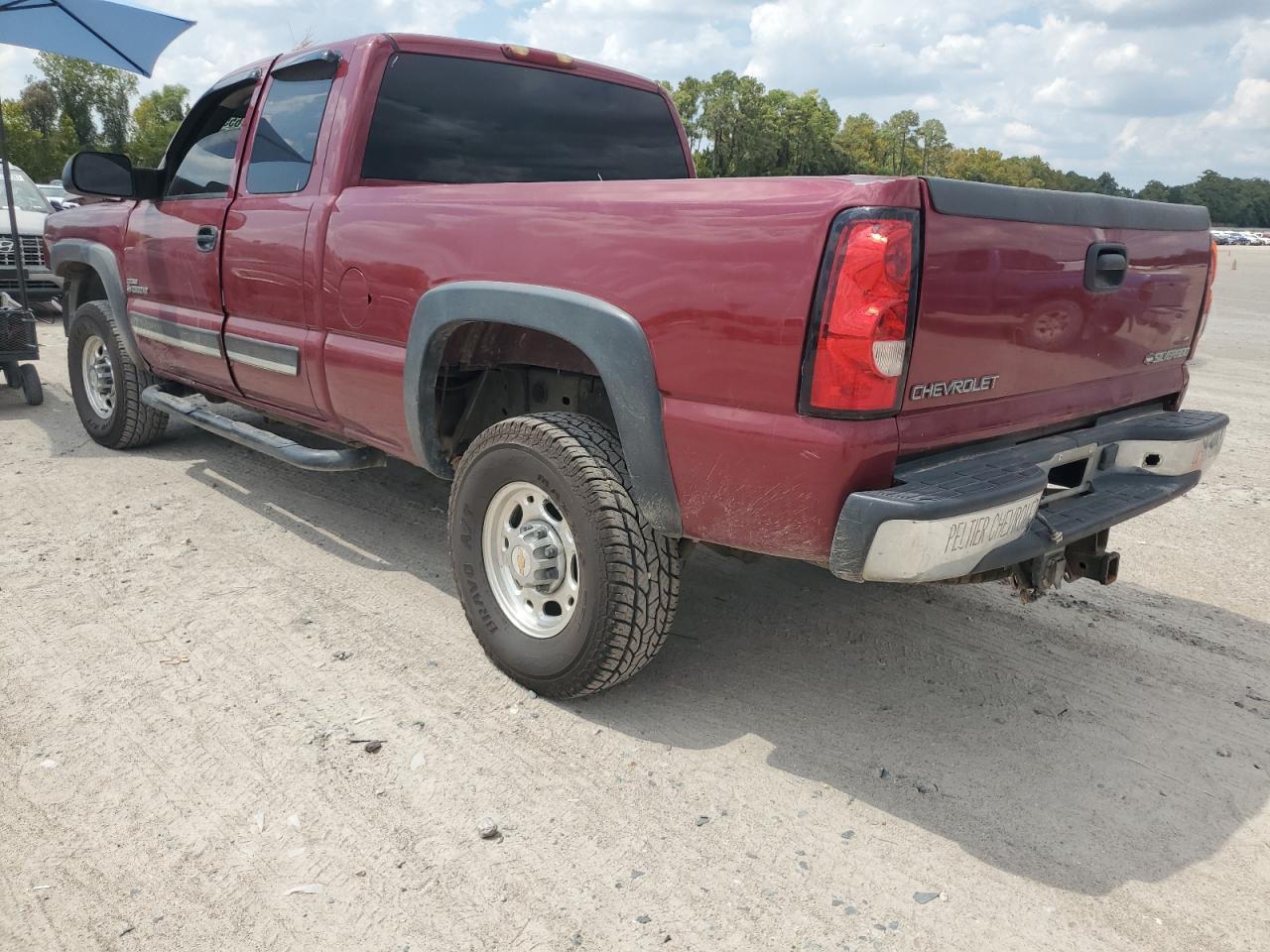 2004 Chevrolet Silverado C2500 Heavy Duty - Фото 2