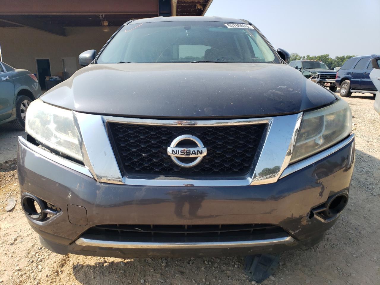 2013 Nissan Pathfinder S - Image 5