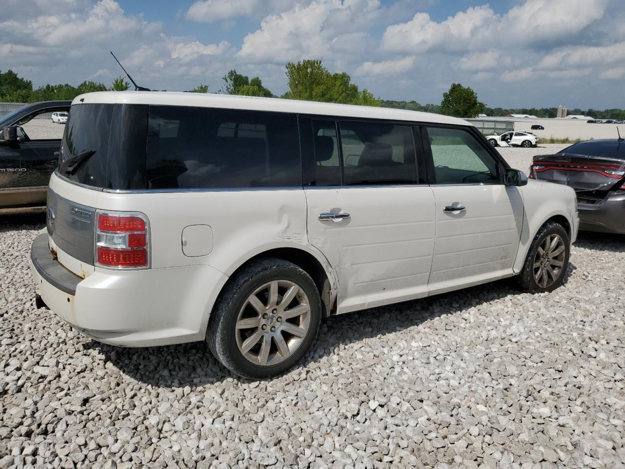 2009 Ford Flex Limited - Image 3
