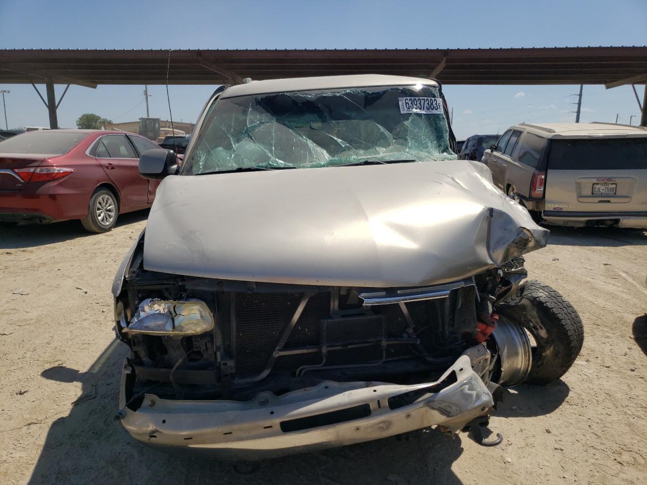 2001 Chevrolet Tahoe C1500 - Image 5