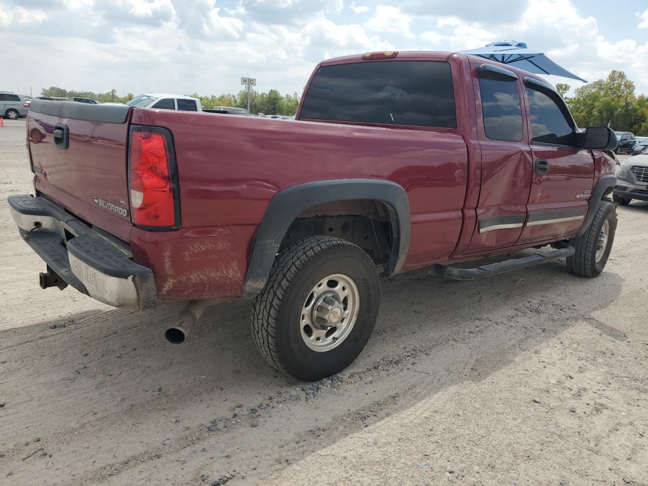 2004 Chevrolet Silverado C2500 Heavy Duty - Фото 3