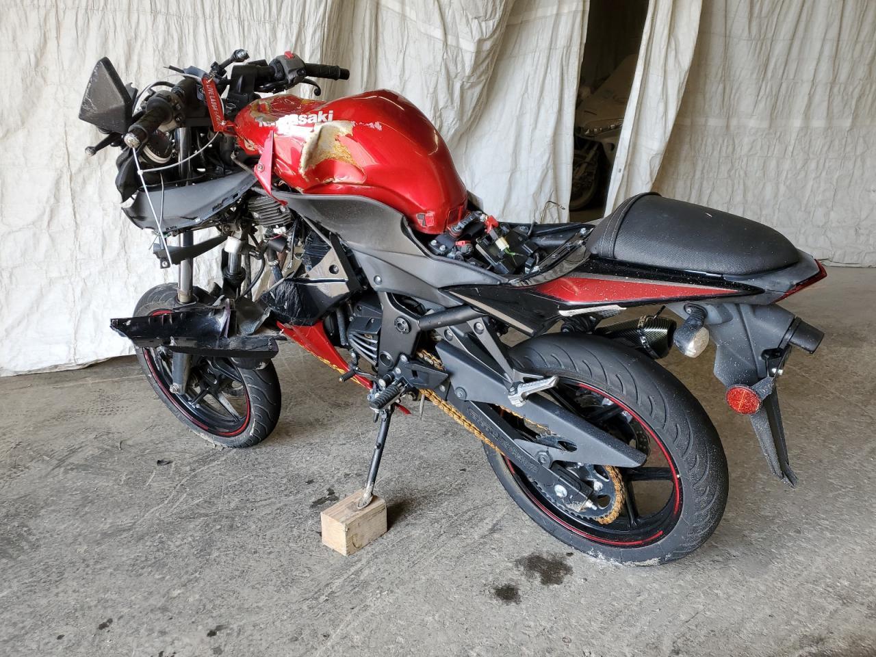 2010 Kawasaki Ex250 J - Фото 3
