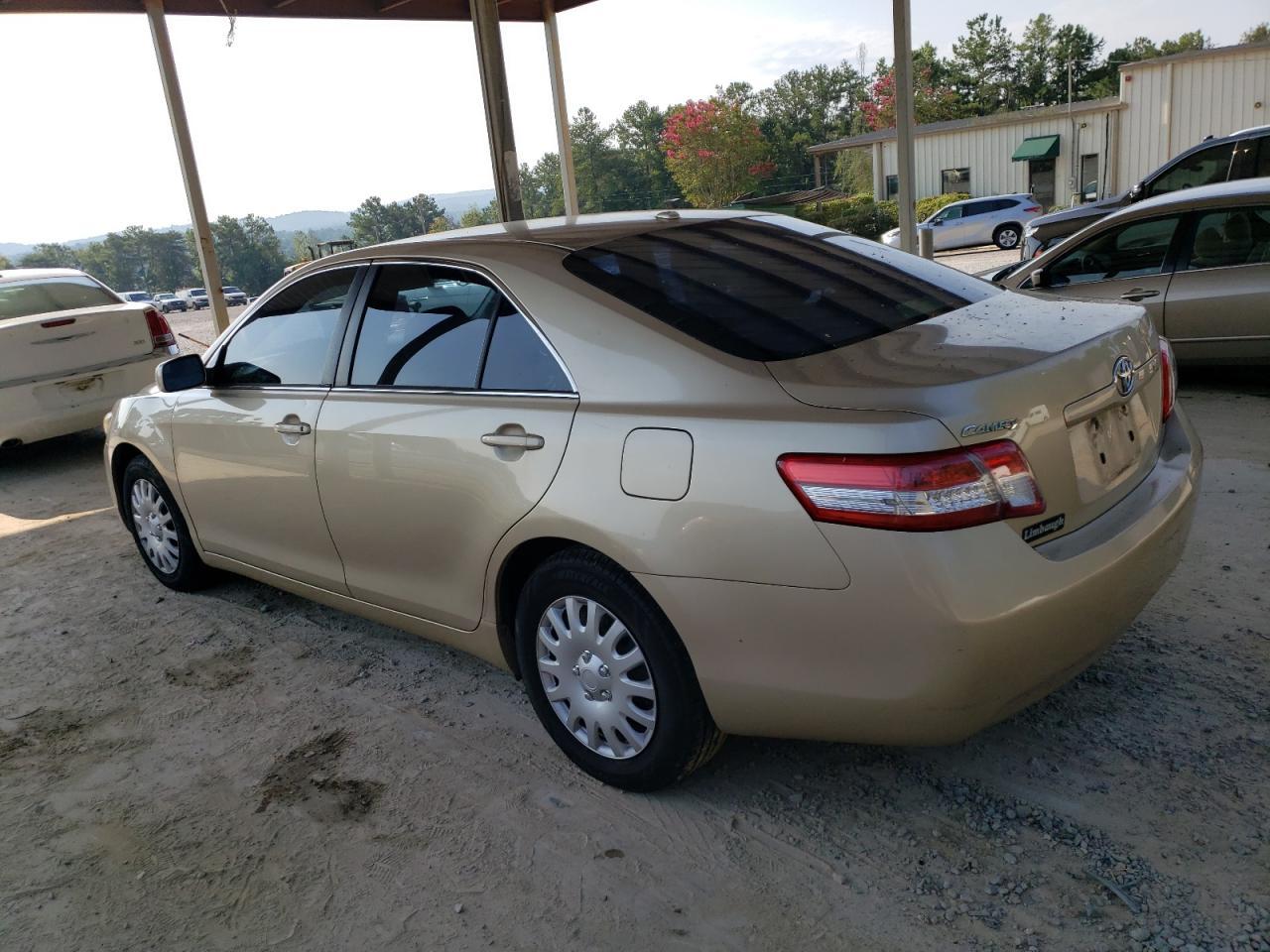 2011 Toyota Camry Base - Фото 2