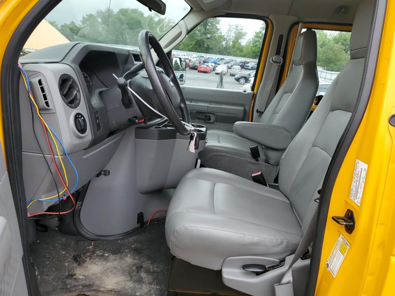 2014 Ford Econoline E150 Van - Фото 7