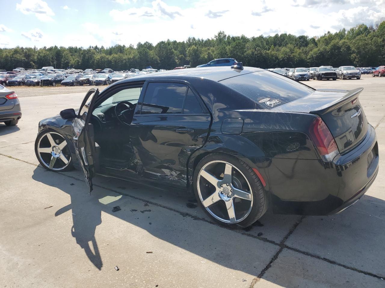 2019 Chrysler 300 - Image 2