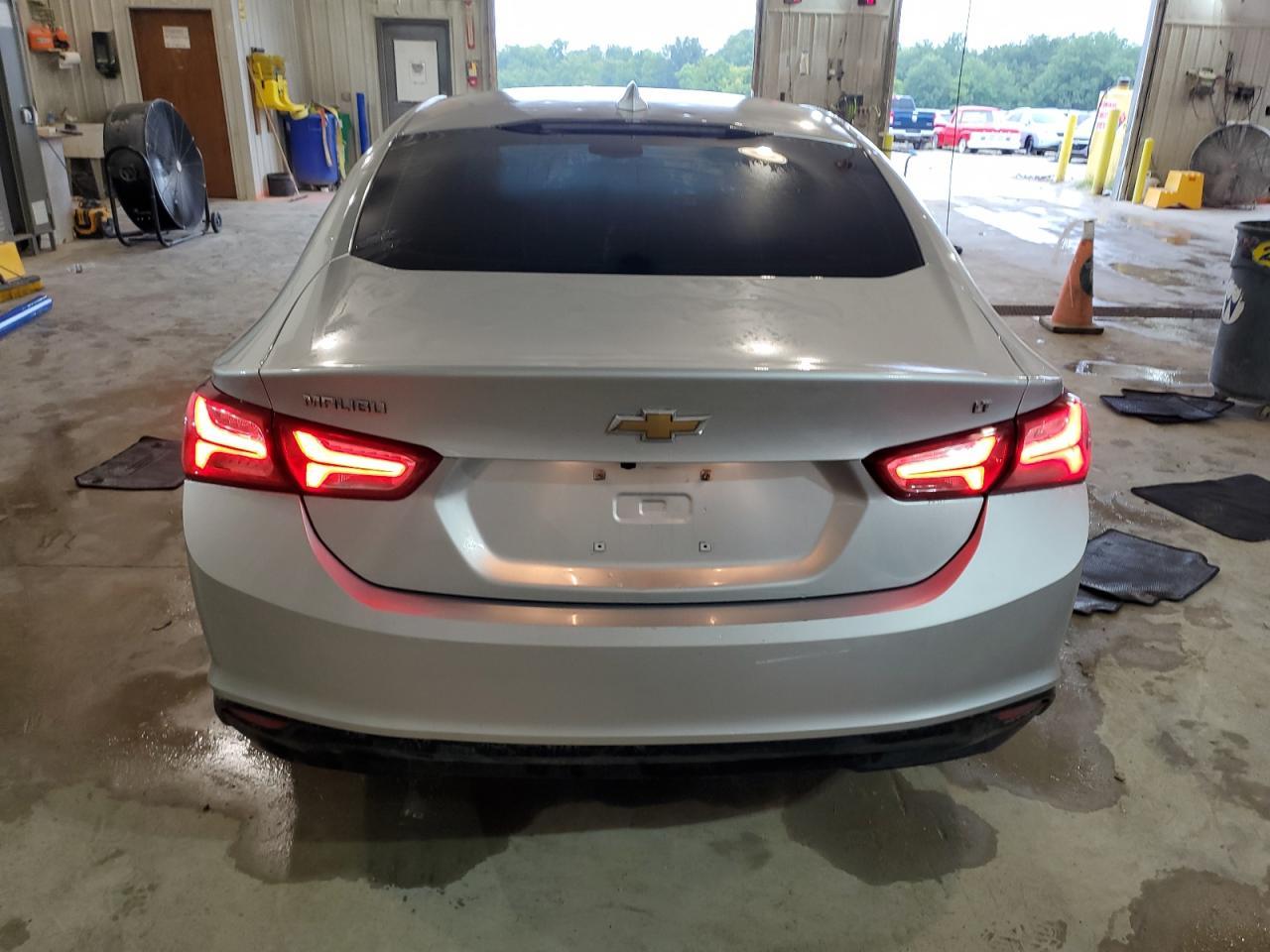 2022 Chevrolet Malibu Lt - Image 6