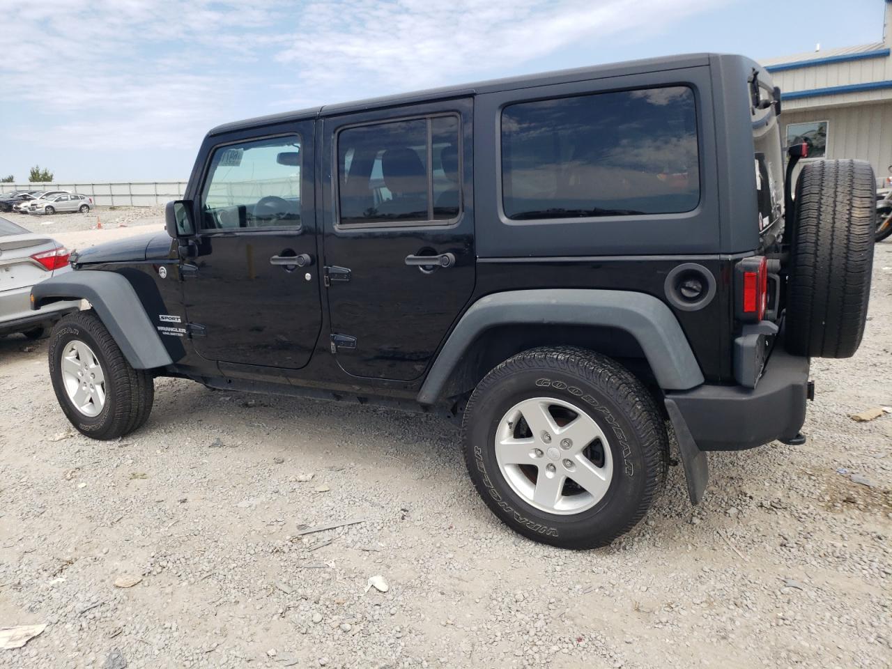 2013 Jeep Wrangler Unlimited Sport - Фото 2