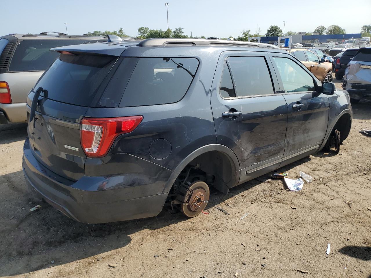 2017 Ford Explorer Xlt - Фото 3