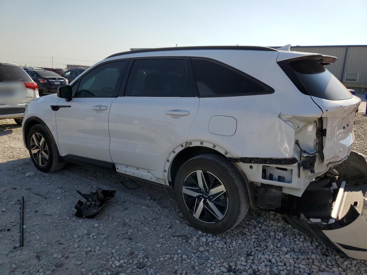 2023 Kia Sorento S - Image 2