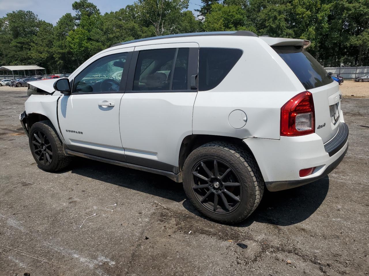 2013 Jeep Compass Latitude - Фото 2