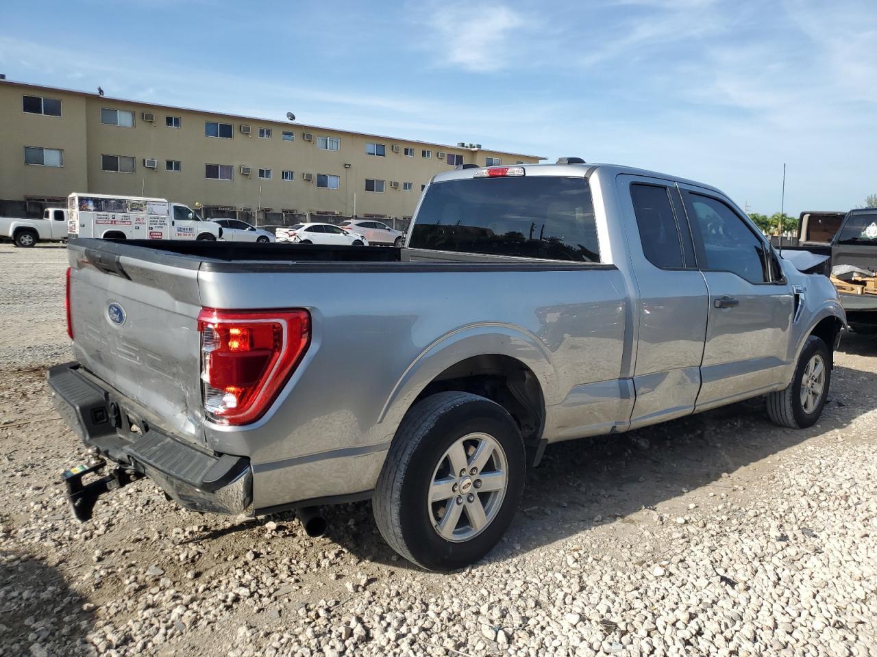 2022 Ford F150 Super Cab - Фото 3