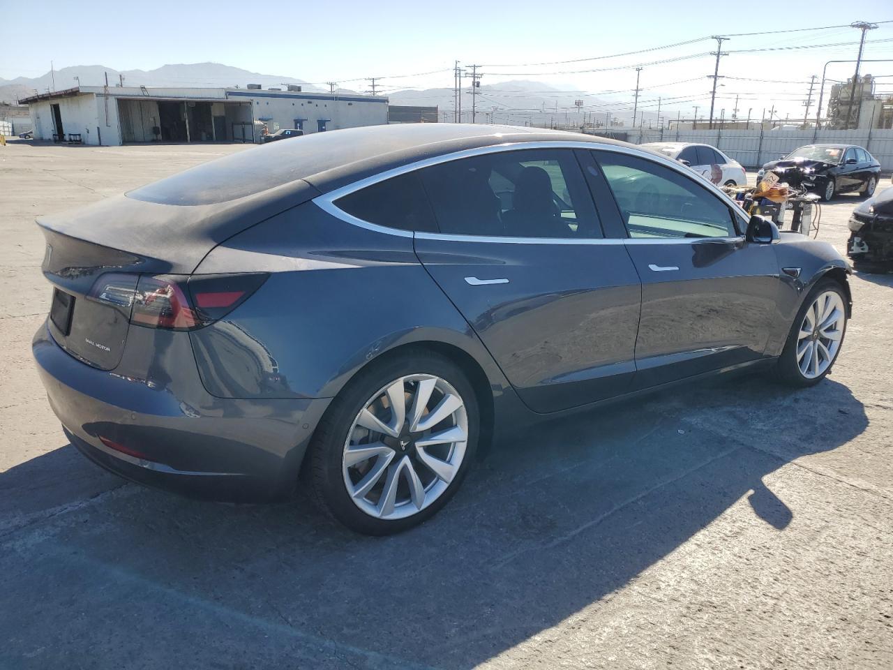 2020 Tesla Model 3 - Фото 3