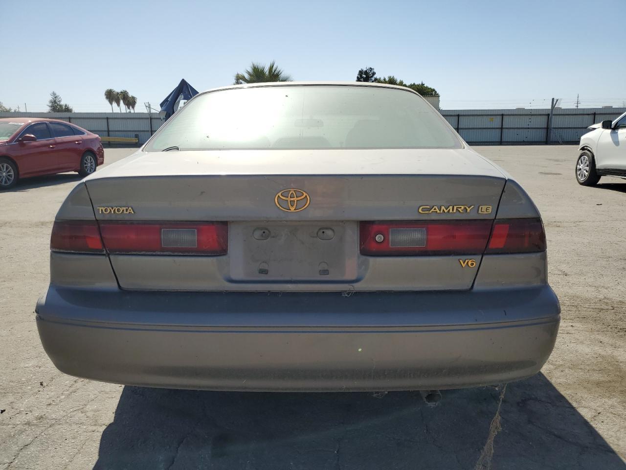 1999 Toyota Camry Le - Фото 6
