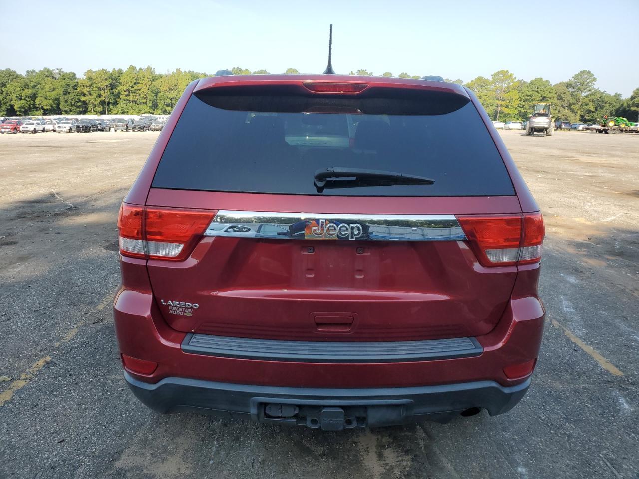 2012 Jeep Grand Cherokee Laredo - Image 6