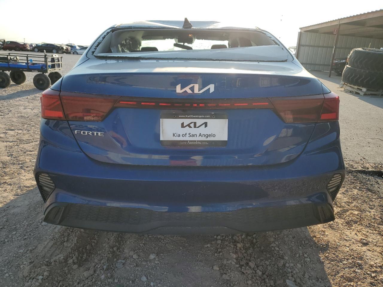 2023 Kia Forte Lx - Image 6