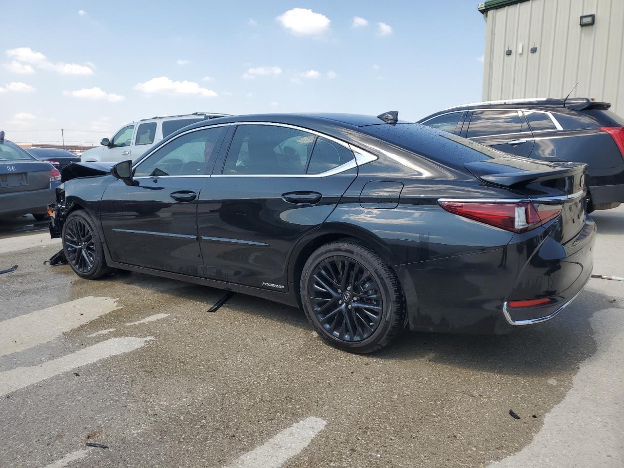 2019 Lexus Es 300H Luxury - Image 2