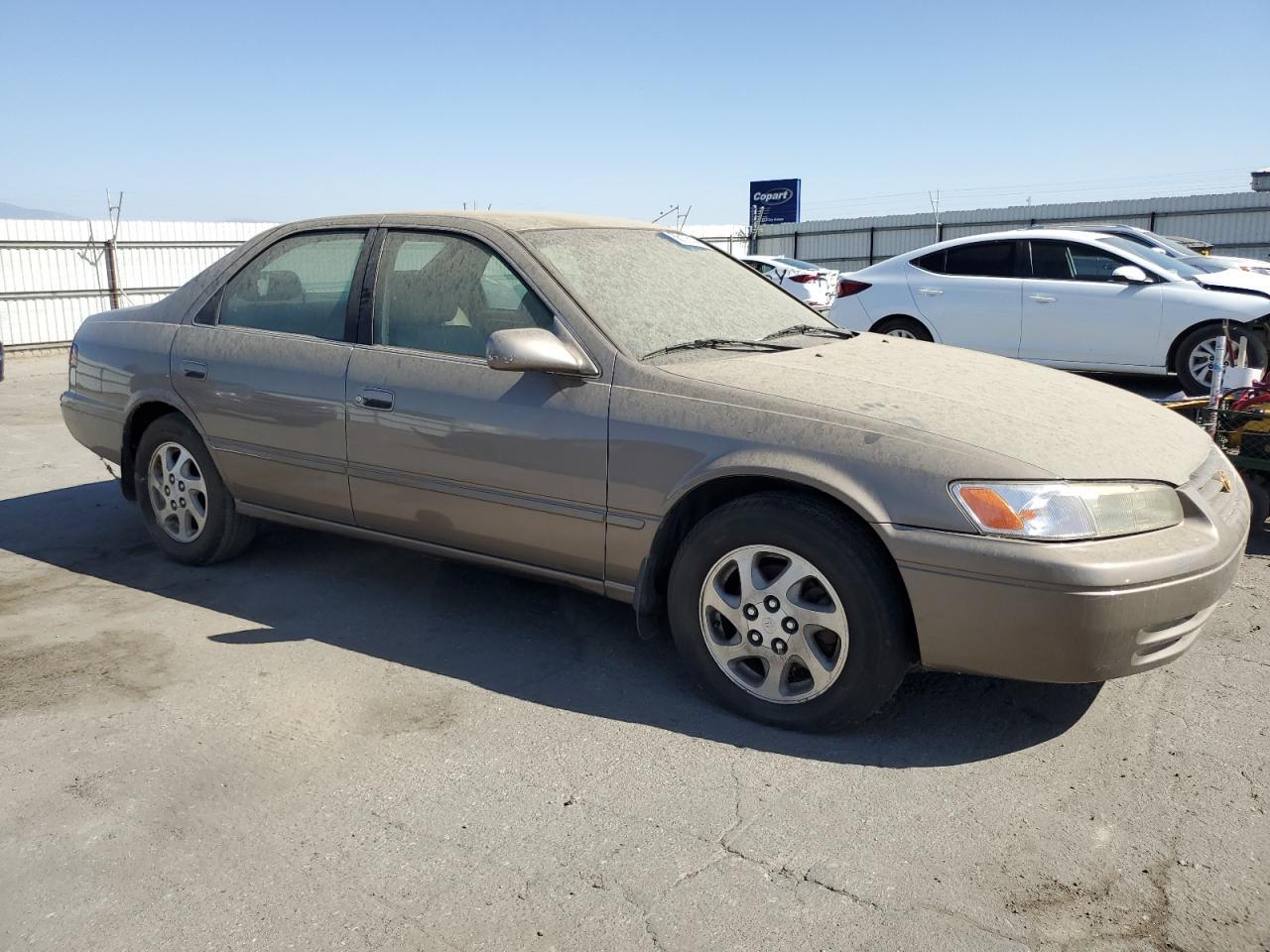1999 Toyota Camry Le - Фото 4
