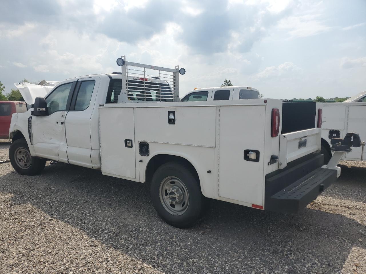 2023 Ford F250 Super Duty - Image 2