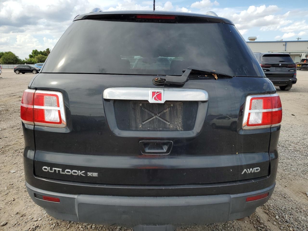 2008 Saturn Outlook Xe - Image 6