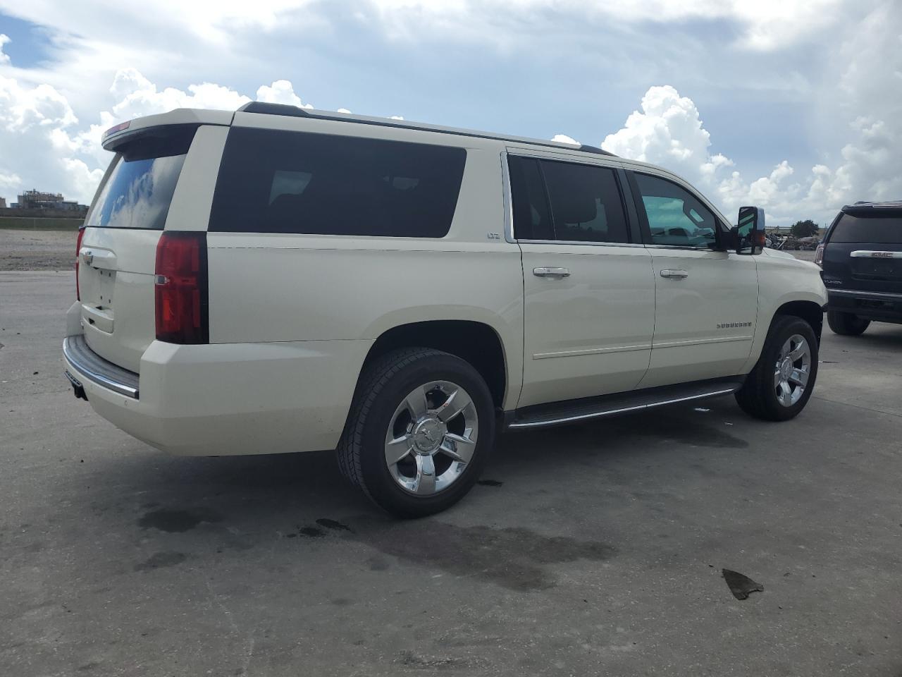 2015 Chevrolet Suburban C1500 Ltz - Фото 3