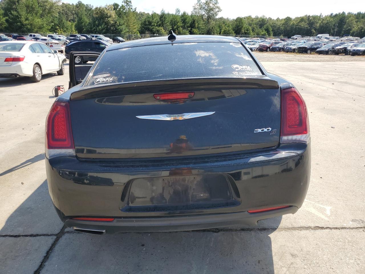 2019 Chrysler 300 - Image 6