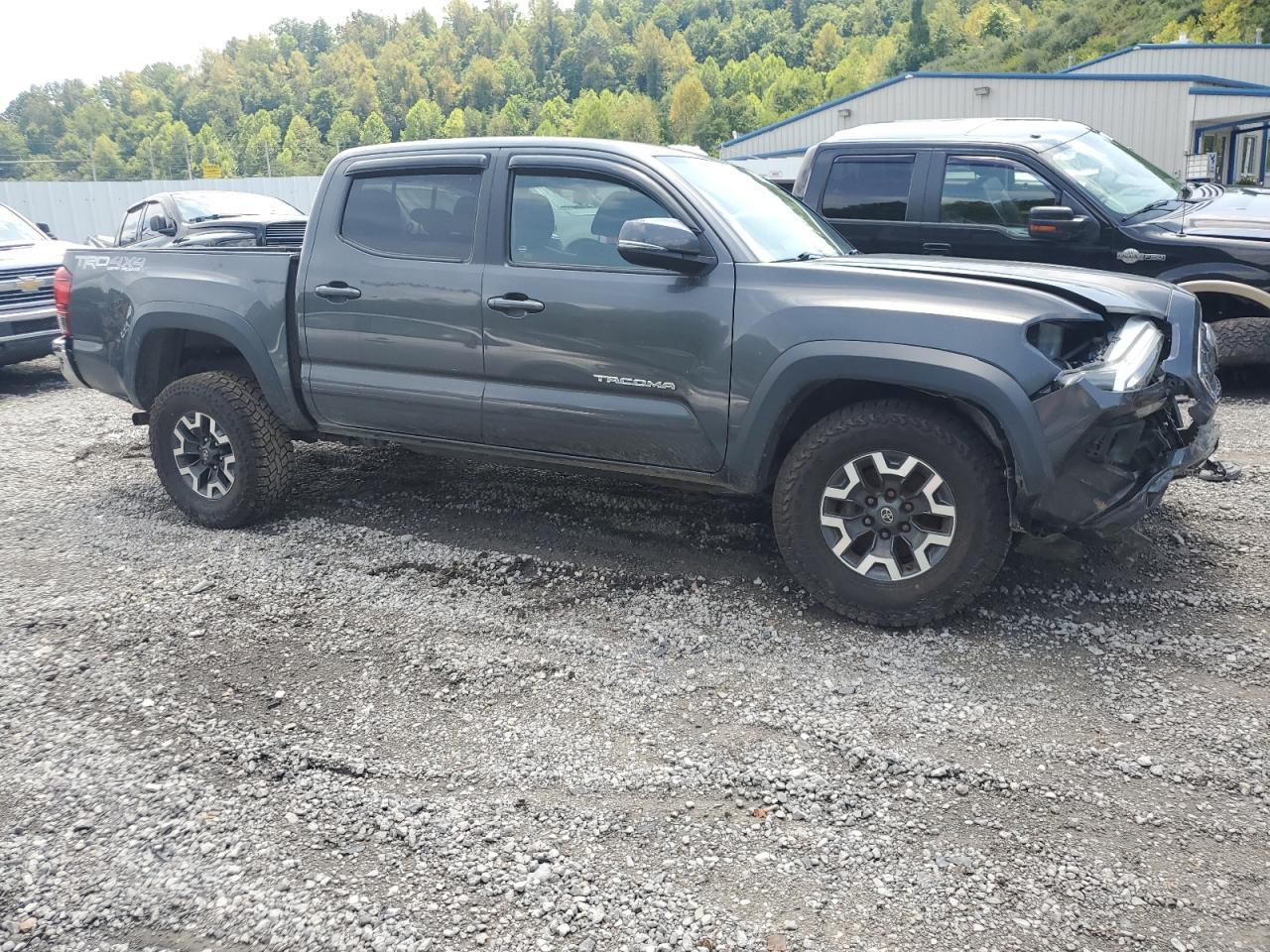 2018 Toyota Tacoma Double Cab - Image 4