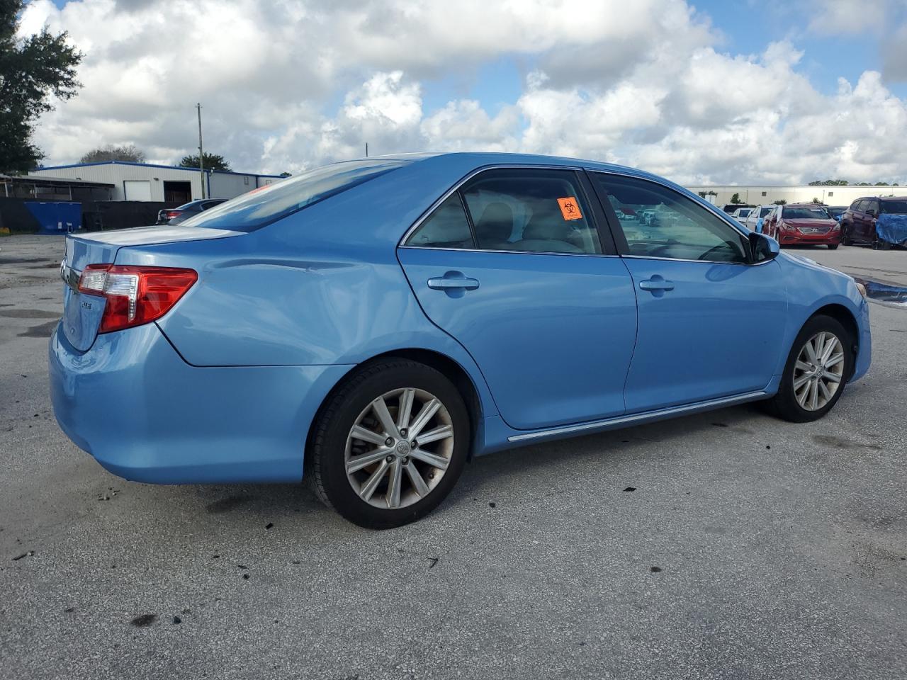2012 Toyota Camry Base - Фото 3