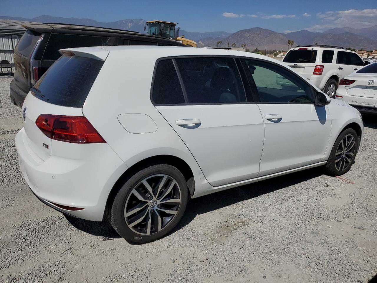 2015 Volkswagen Golf - Image 3