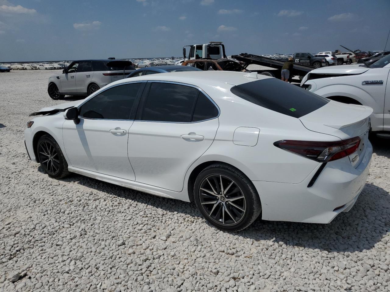 2023 Toyota Camry Se - Фото 2