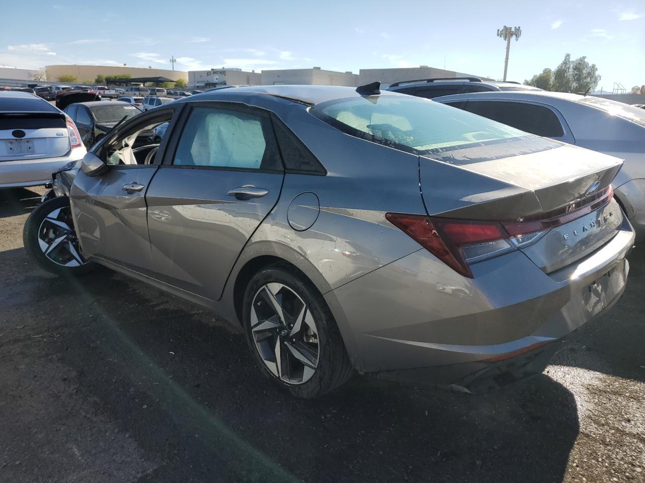 2023 Hyundai Elantra Sel - Фото 2