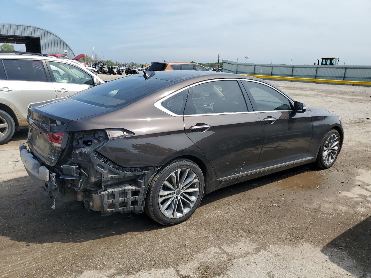 2015 Hyundai Genesis 3.8L - Фото 3