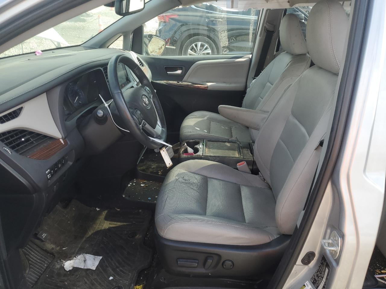 2016 Toyota Sienna Xle - Фото 7