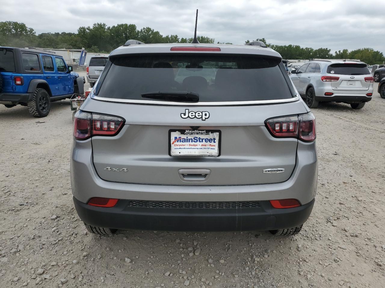 2021 Jeep Compass Latitude - Image 6