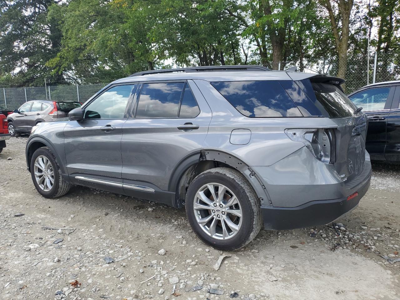 2023 Ford Explorer Xlt - Фото 2