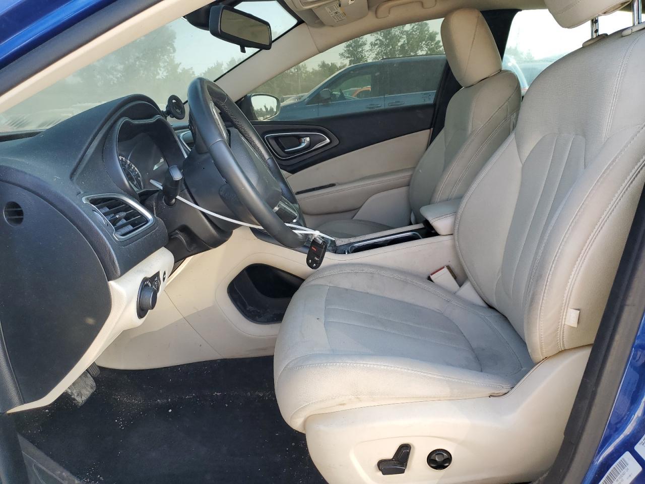 2015 Chrysler 200 Limited - Image 7