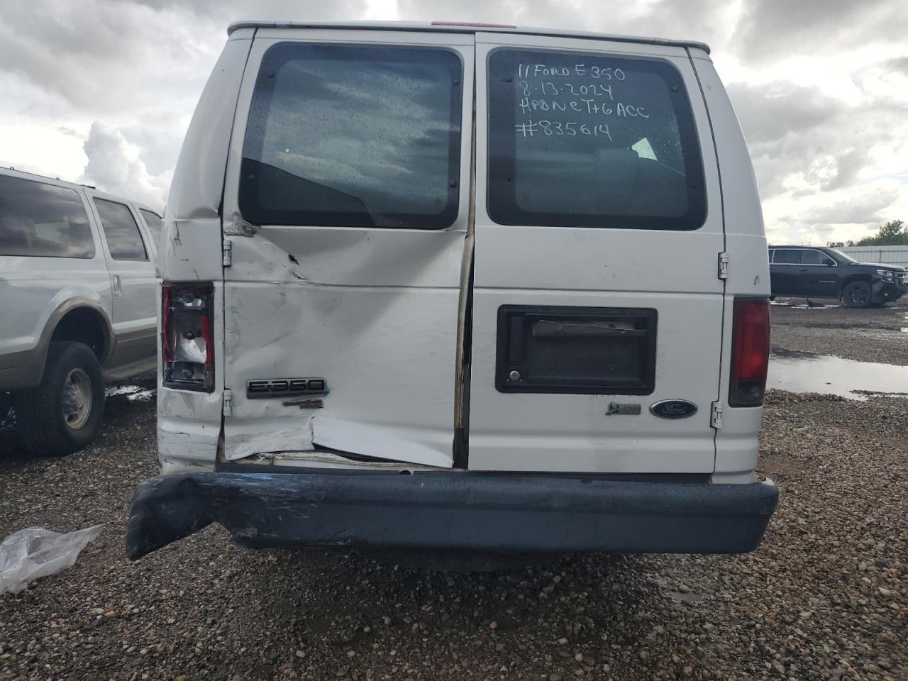 2011 Ford Econoline E350 Super Duty Wagon - Image 6
