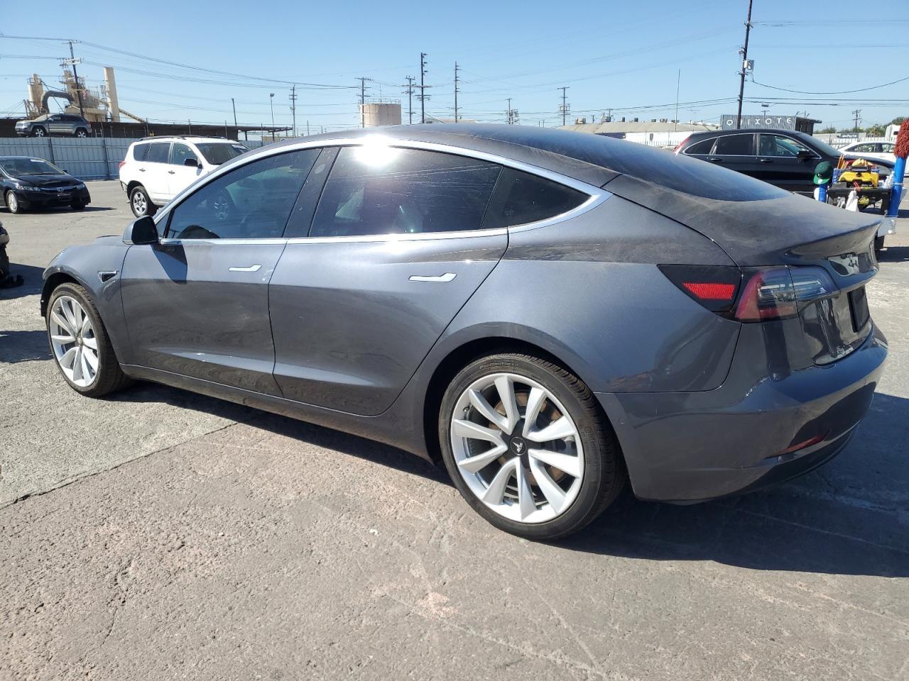 2020 Tesla Model 3 - Фото 2
