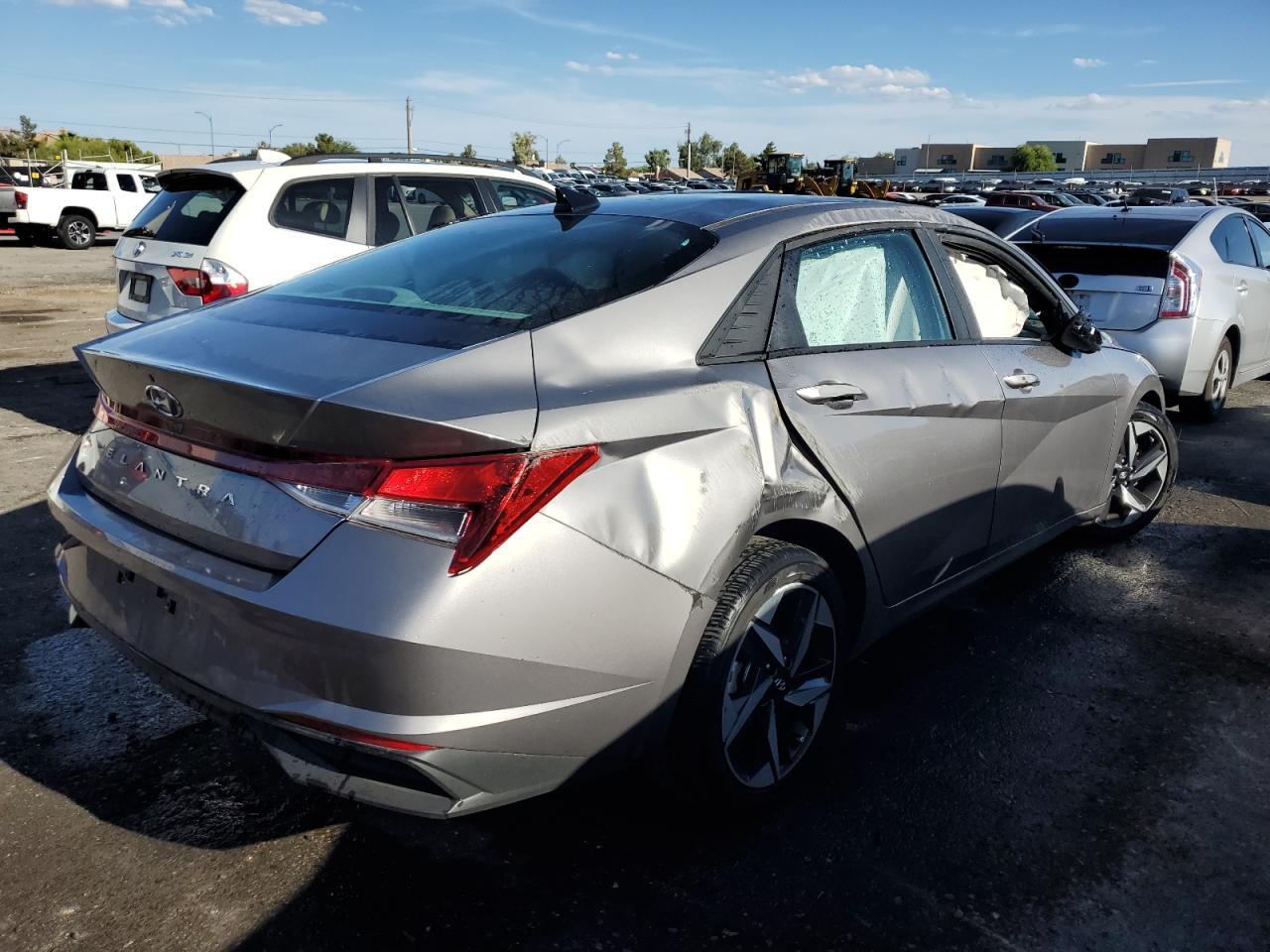 2023 Hyundai Elantra Sel - Фото 4