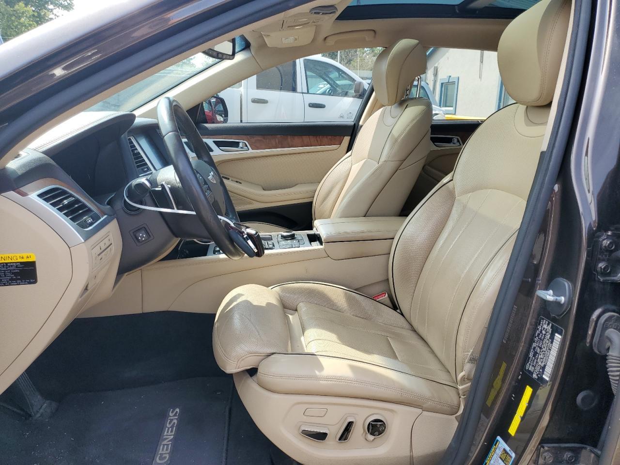 2015 Hyundai Genesis 3.8L - Фото 7