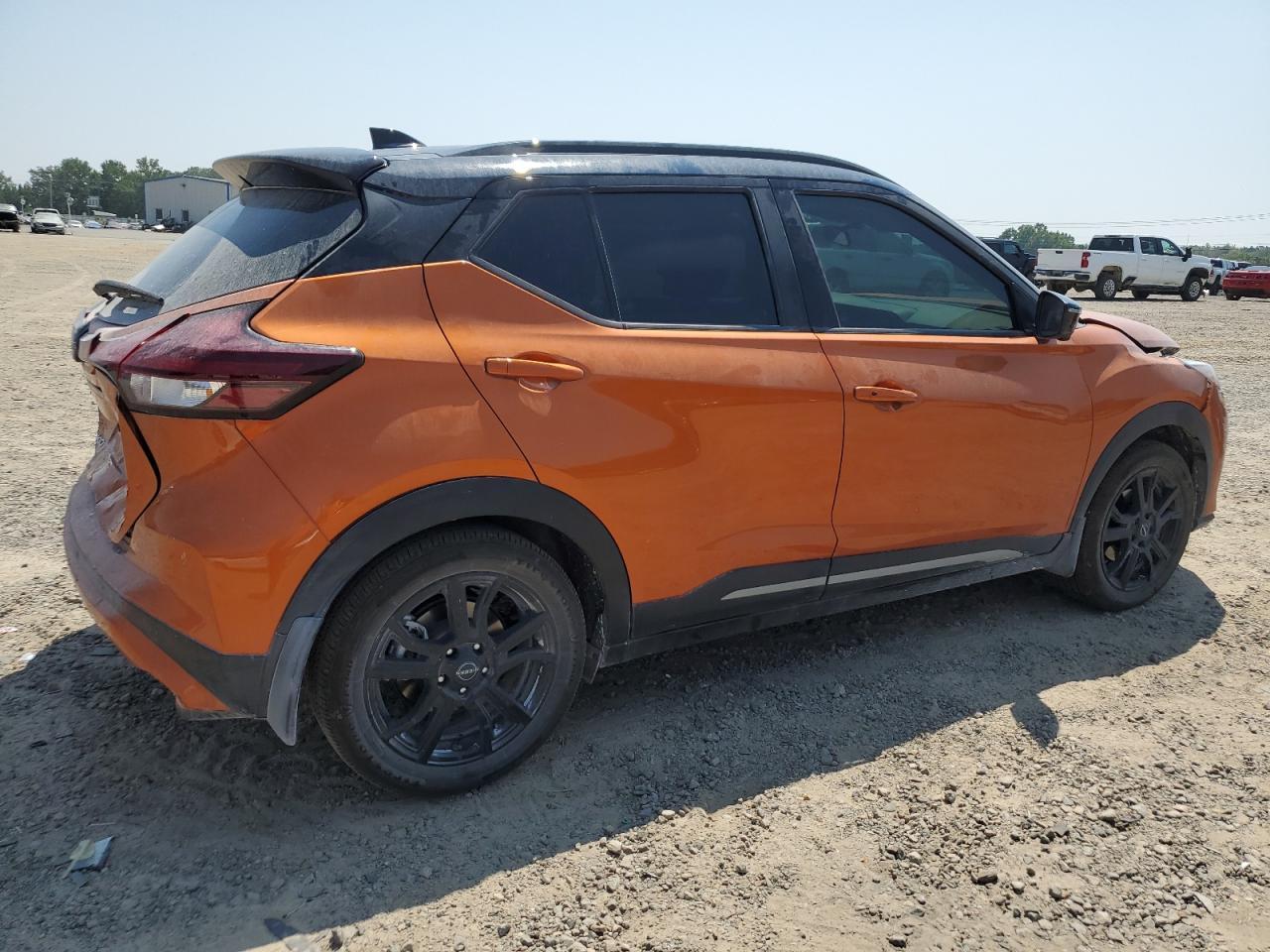 2024 Nissan Kicks Sr - Image 3