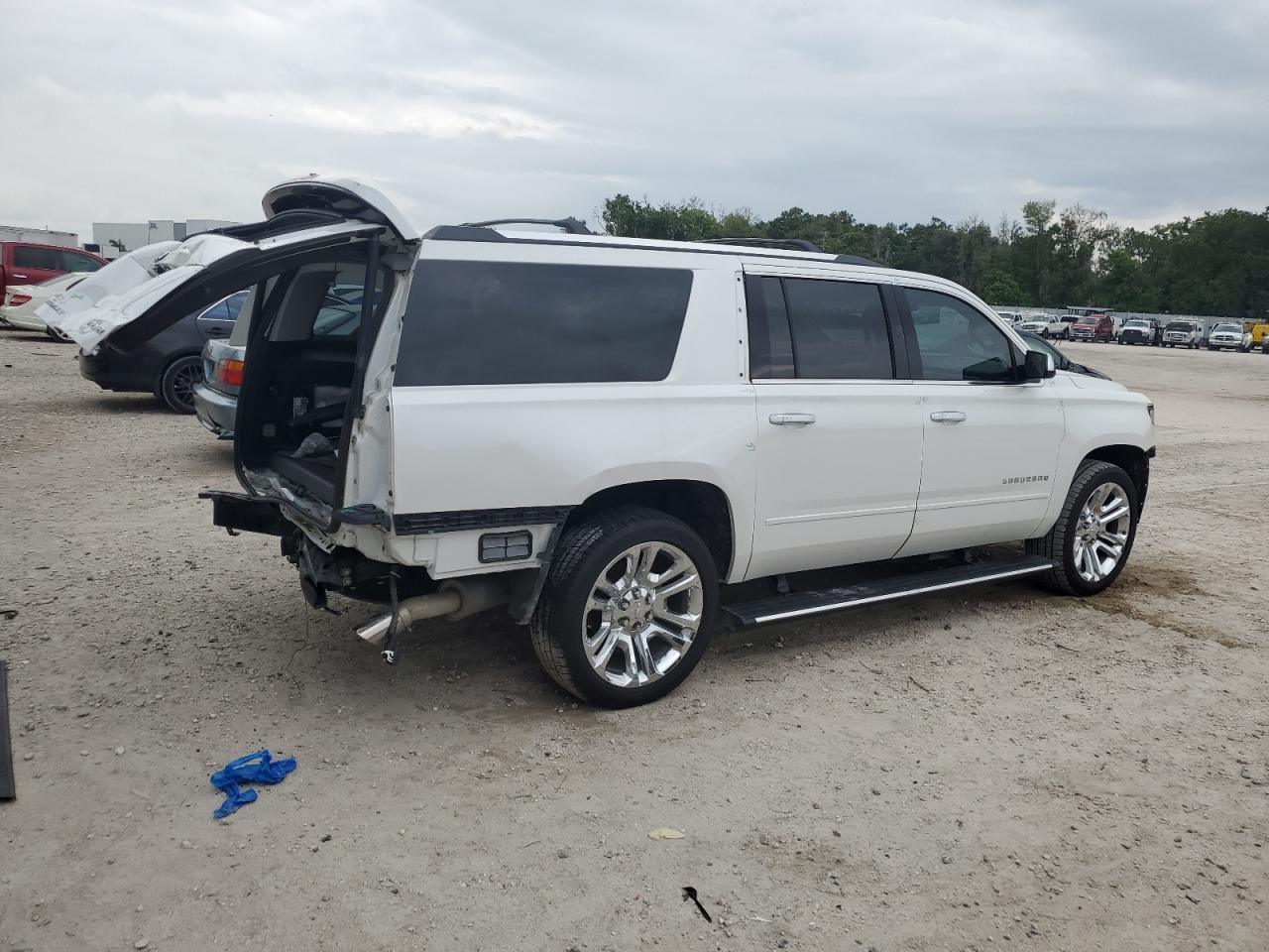2020 Chevrolet Suburban K1500 Premier - Image 3