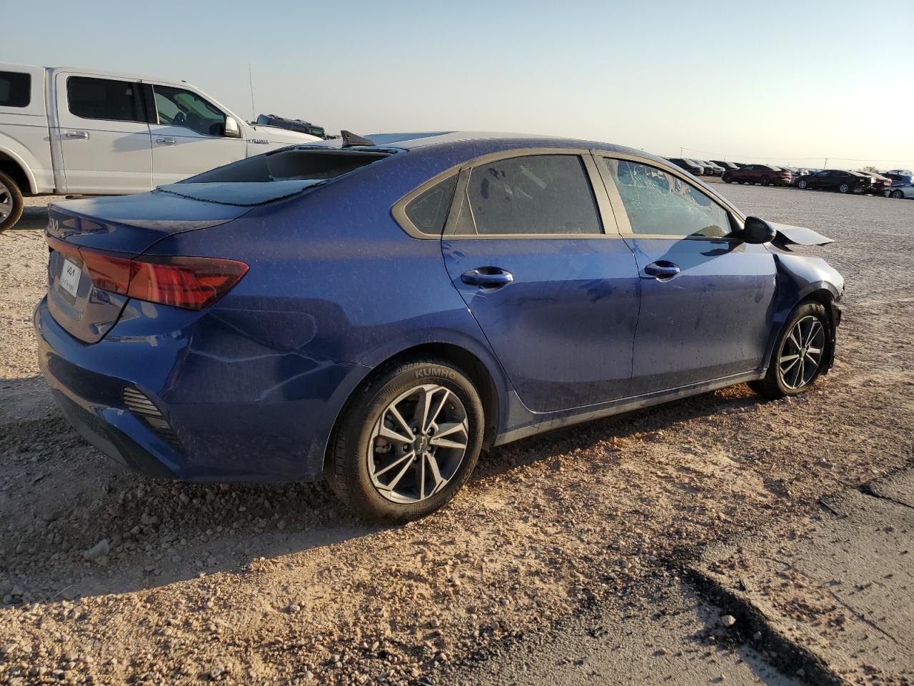 2023 Kia Forte Lx - Image 3