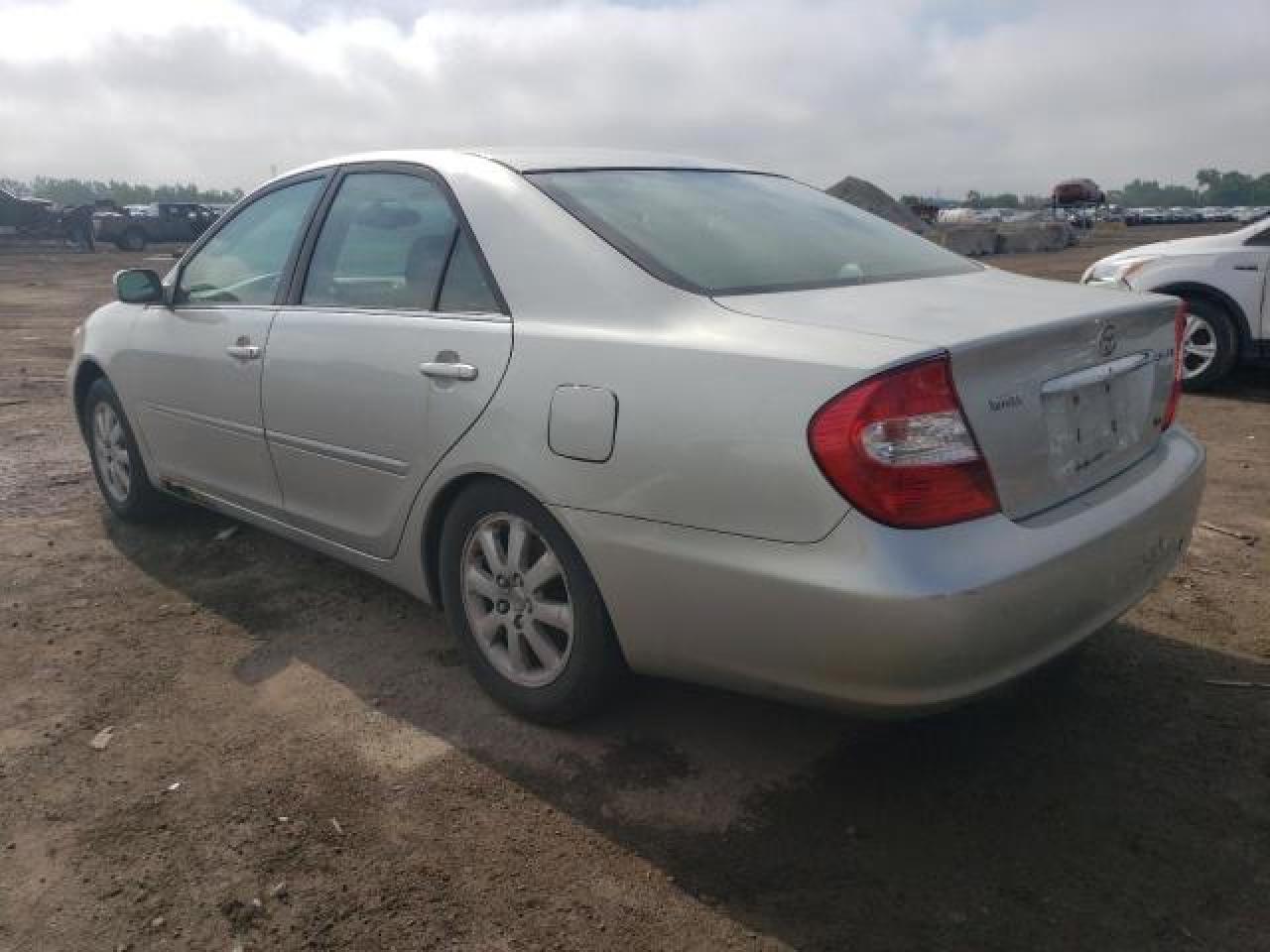 2002 Toyota Camry Le - Фото 2