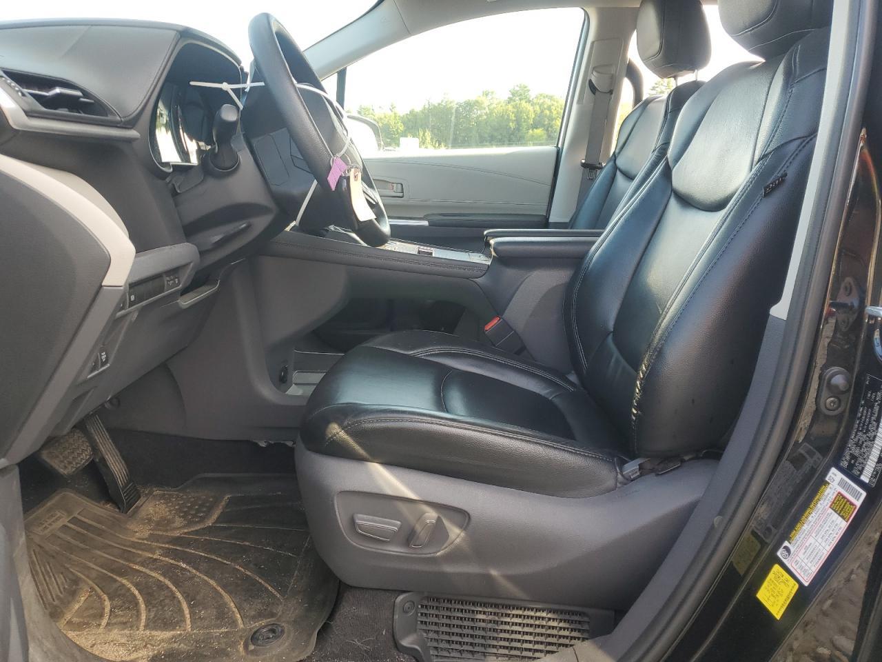 2021 Toyota Sienna Le - Фото 7