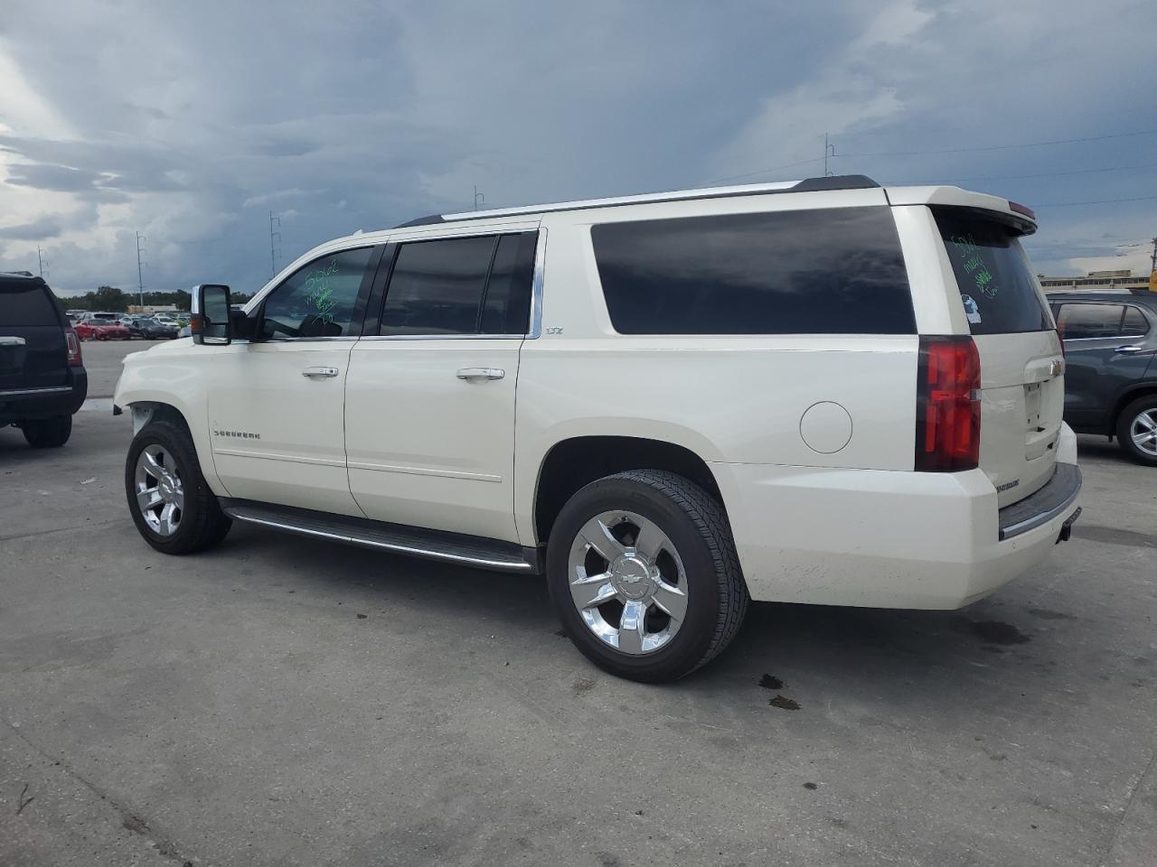 2015 Chevrolet Suburban C1500 Ltz - Фото 2