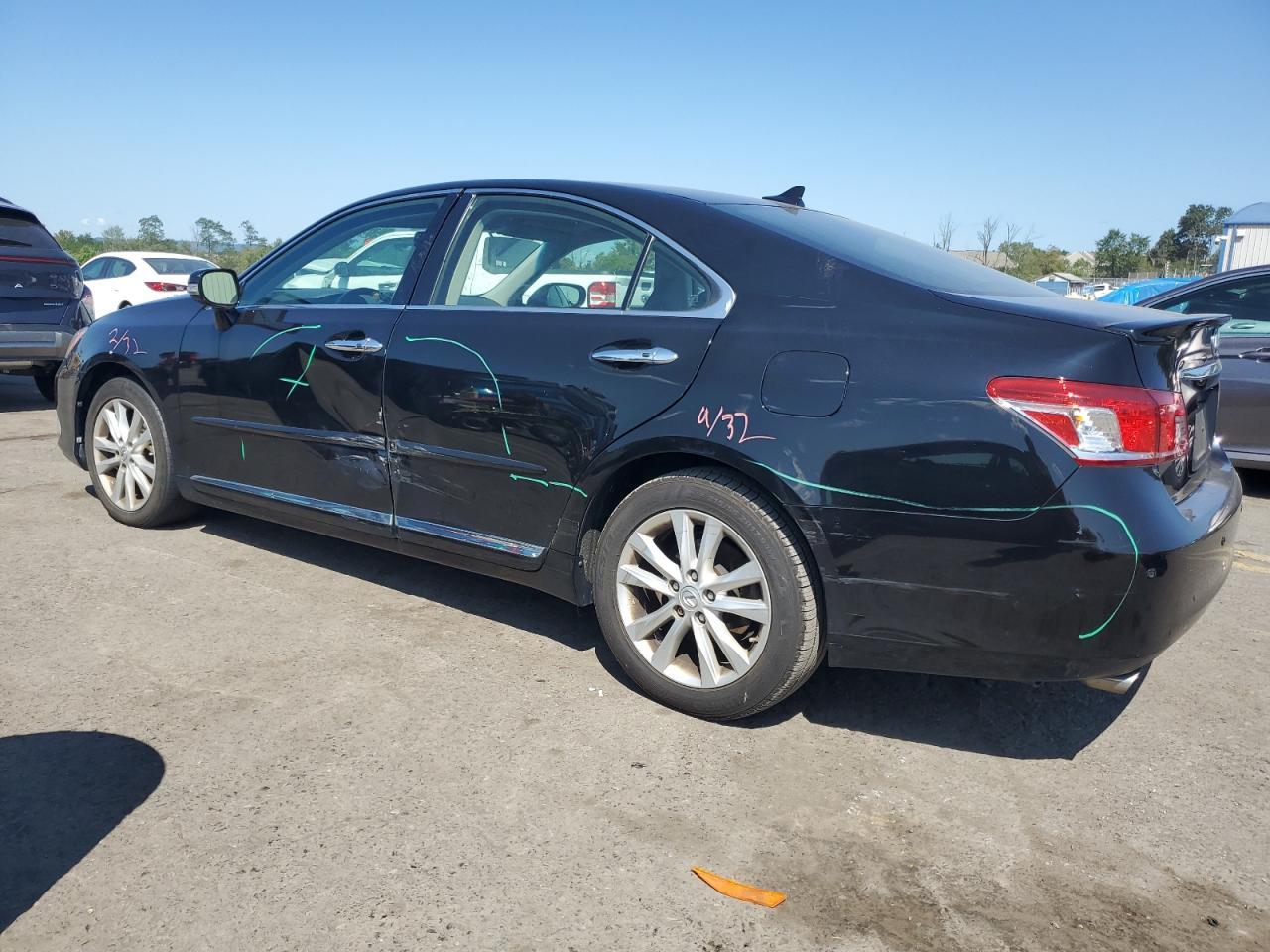 2011 Lexus Es 350 - Image 2
